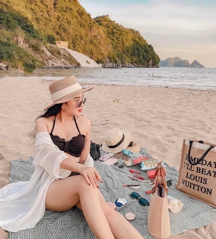 Bãi tắm Tùng Thu