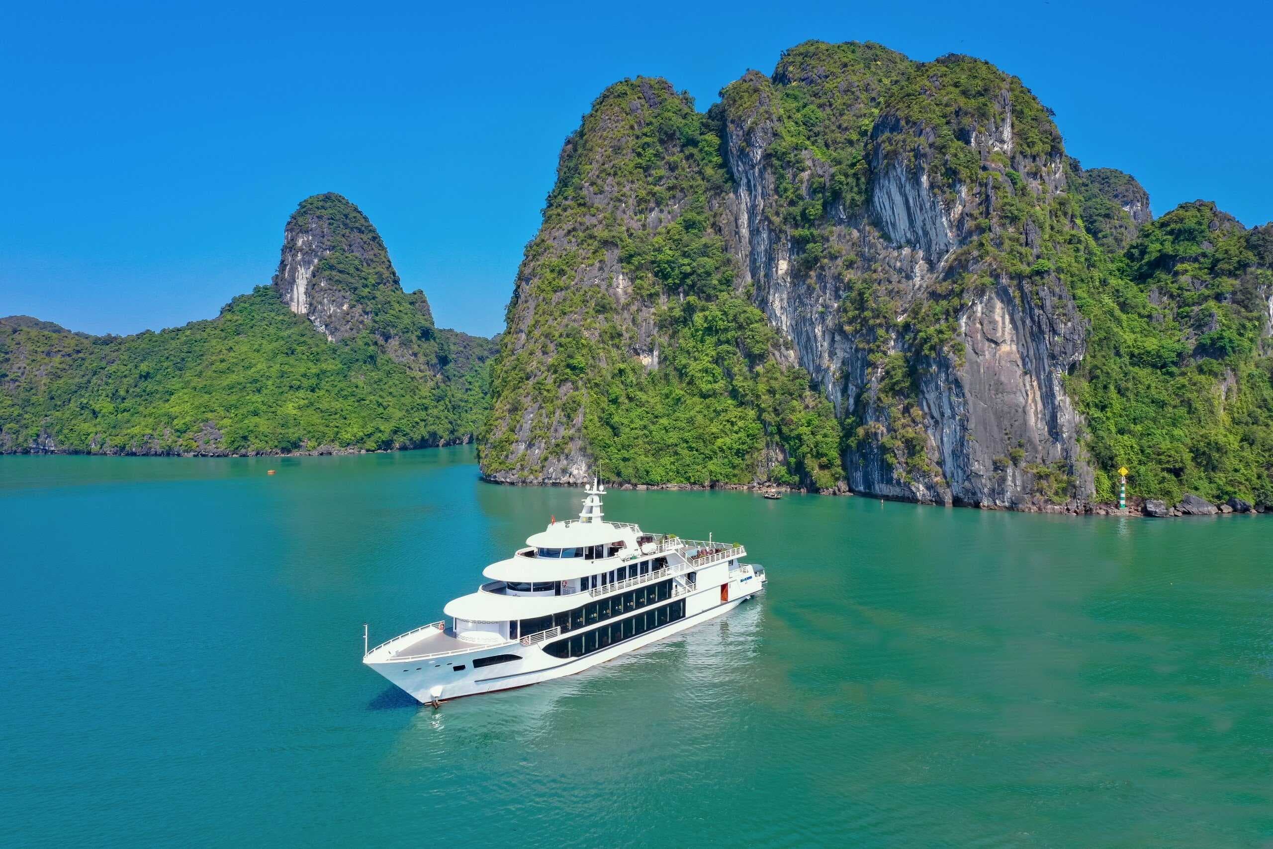 Tour Lan Ha Bay Cruise 2 Days 1 Night from Hanoi